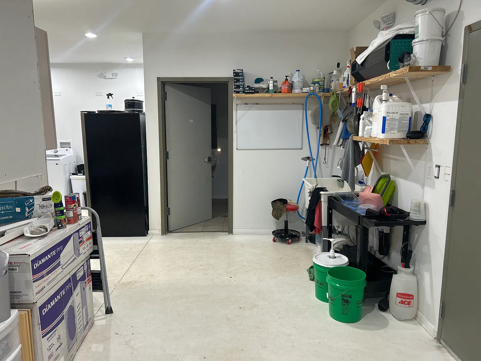Studio, 2200 sqft, $1,900 — Photo 4