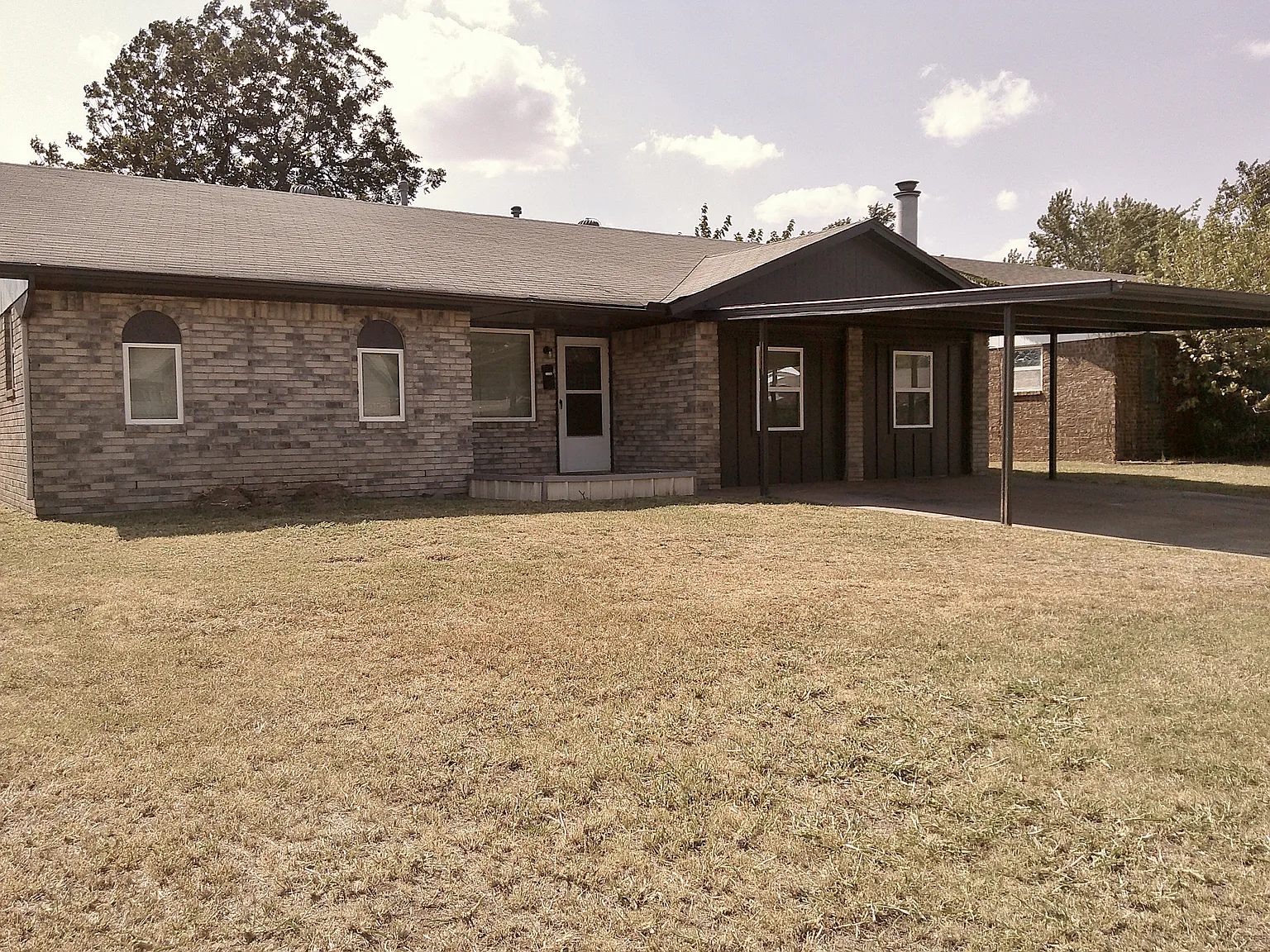 4 bed, 1442 sqft, $1,500 — Photo 2