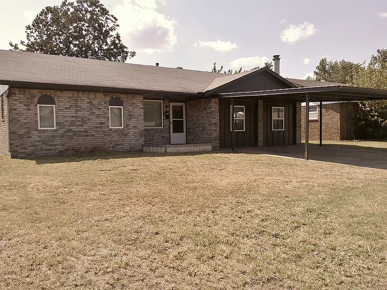 1505 S Howard Ave — Photo 2