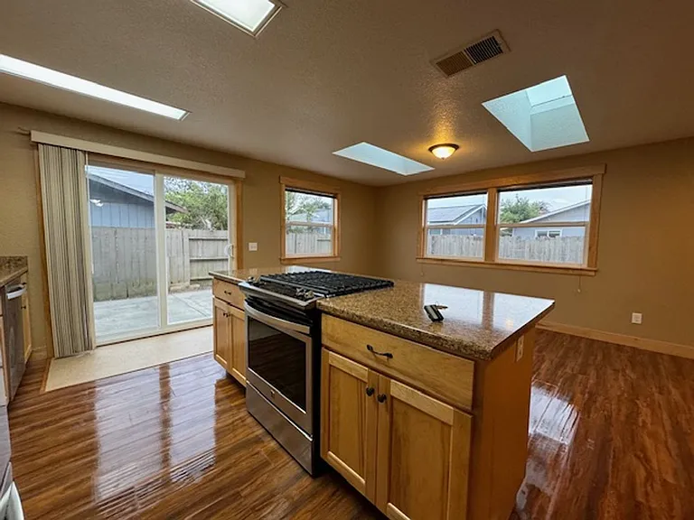 3241 Zelia Ct — Photo 9