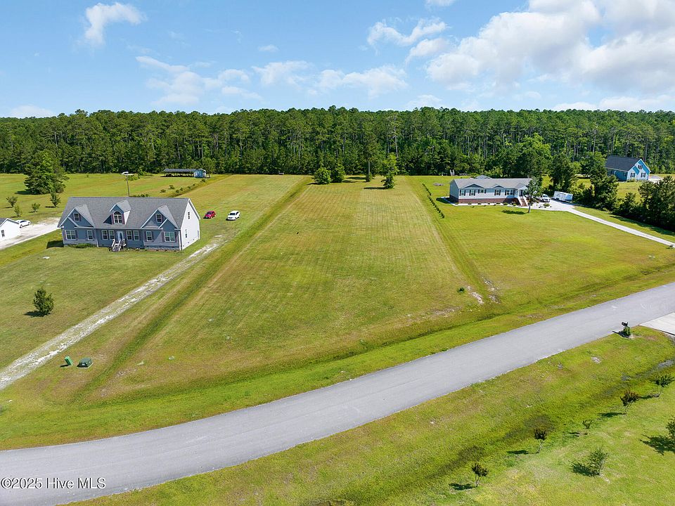 1st image of 303 Mayflower Drive