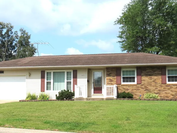 908 W Farmland Dr, Maquoketa, IA 52060