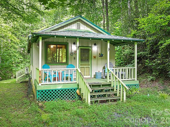 3rd image of 180 Valley Ln