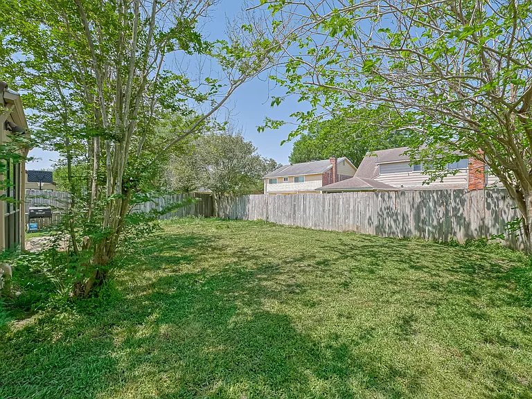 12218 Brighton Ln — Photo 31