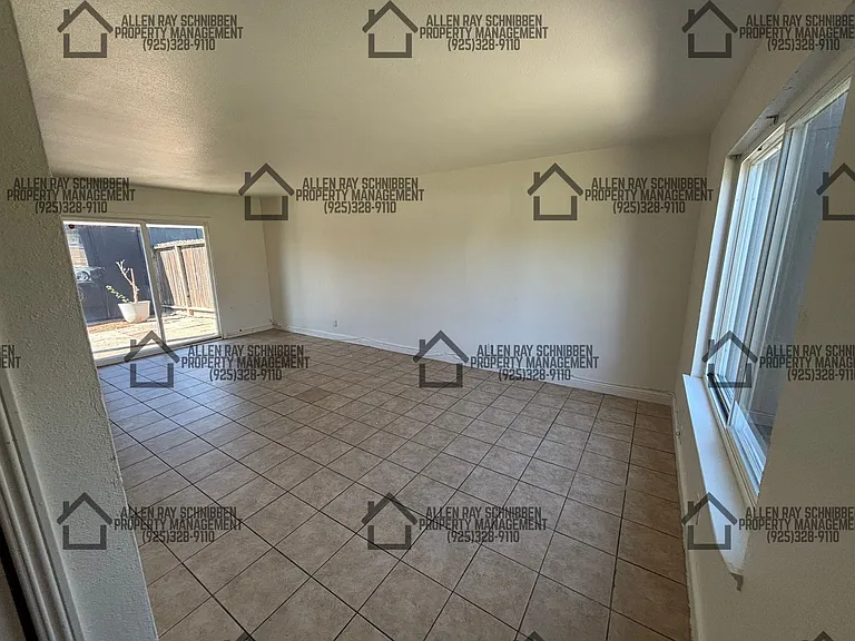 105 El Capitan Ln — Photo 3