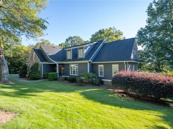 001320 Victory Dr, Calhoun, GA 30701