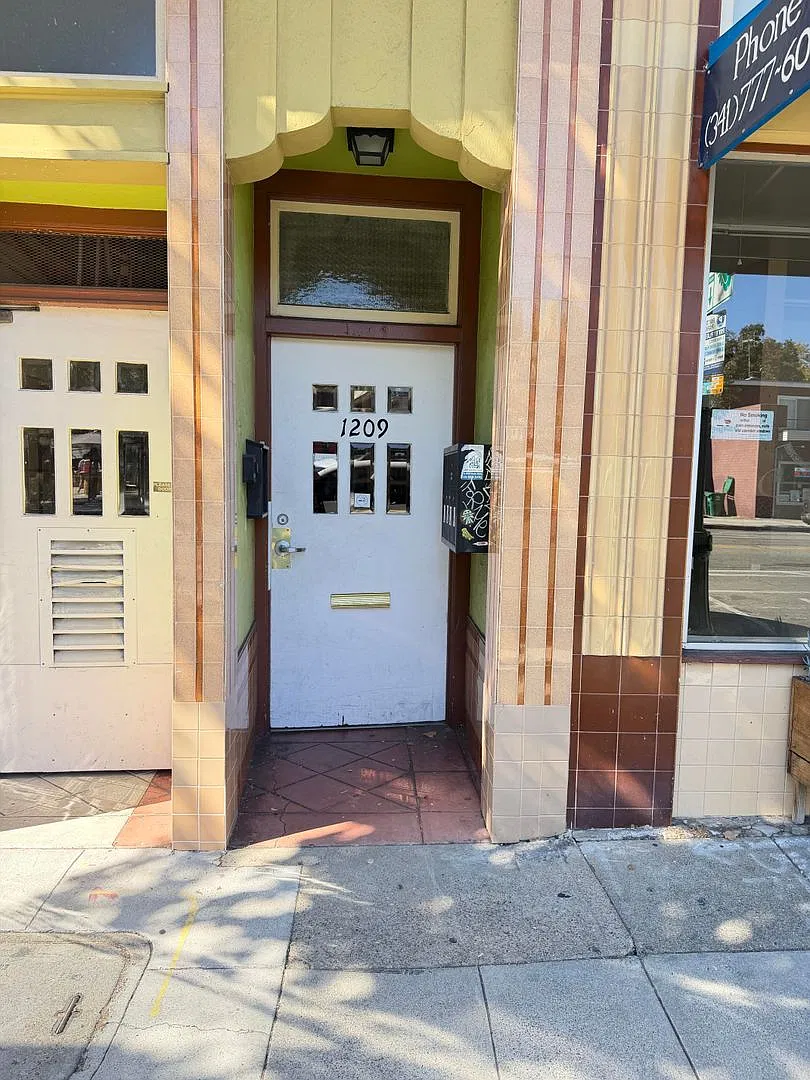 1205 - 1209 Park Street — Photo 1