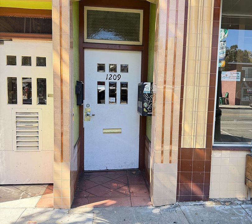 1st image of 1209 Park St #1
