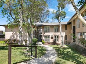 Camelback North Apartments CNM