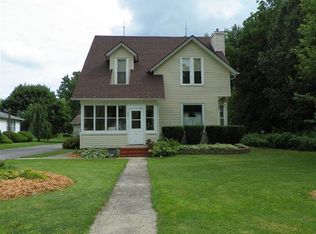 210 W Cunningham Rd, Winnebago, IL 61088