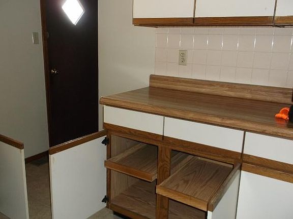 8737 Kitchen Cabinets Sliding Shelf