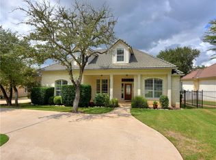 18 Lost Meadow Trl, The Hills, TX 78738