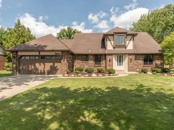 16574 Houghton Dr, Livonia, MI 48154