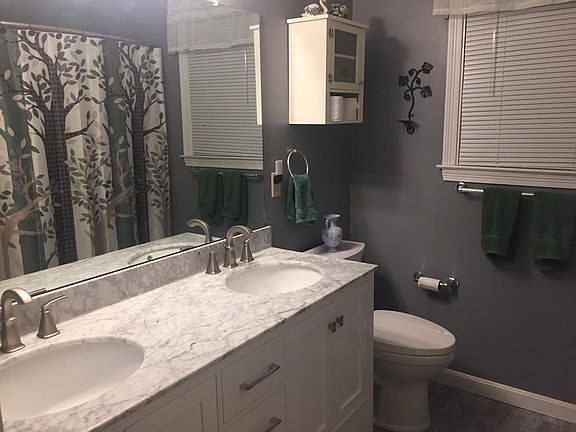 5th image of 5 Farmington Dr #0