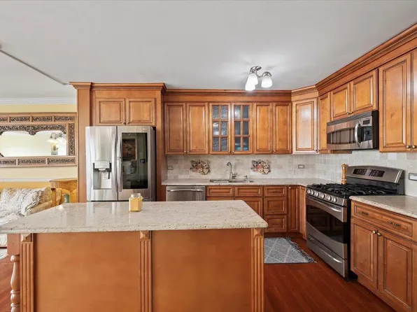 7002 Blvd East image 4 of 22