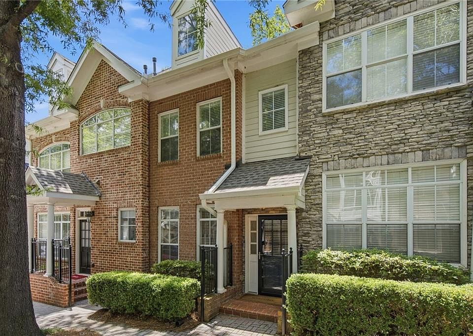1st image of 1147 NE Glenridge Pl