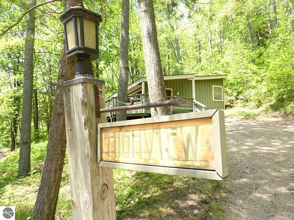 4th image of 1670 Chimney Corners Way