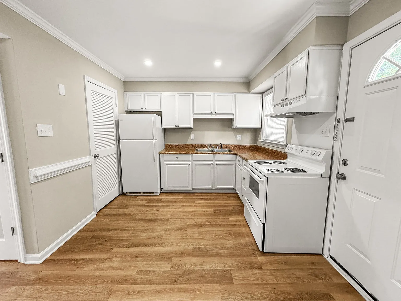 Experience comfortable and stylish living at Creek Ridge Crossing — Photo 2
