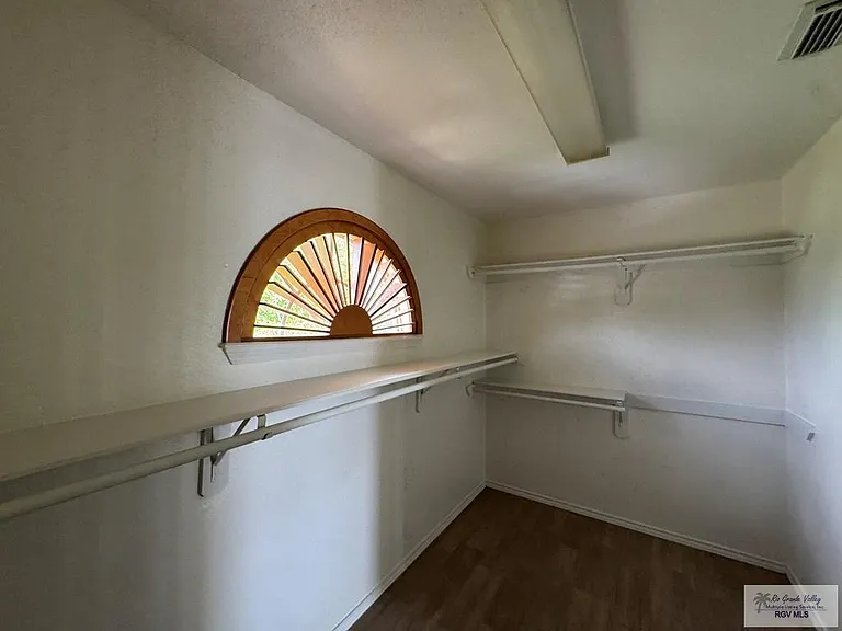 3433 Burgundy Dr — Photo 27