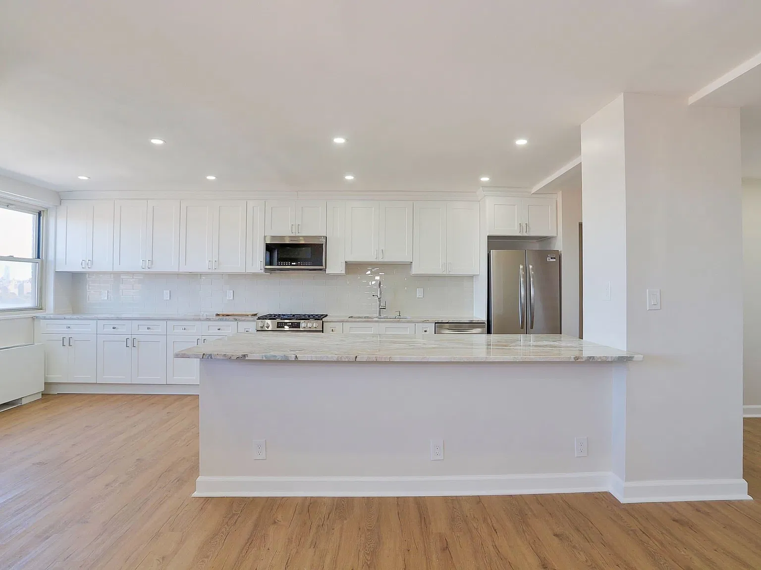 7100 Boulevard East — Photo 2