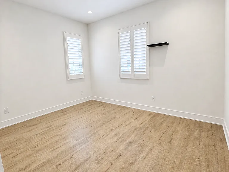 102 Della — Photo 9