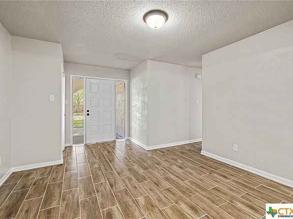 5th image of 605 N Main St