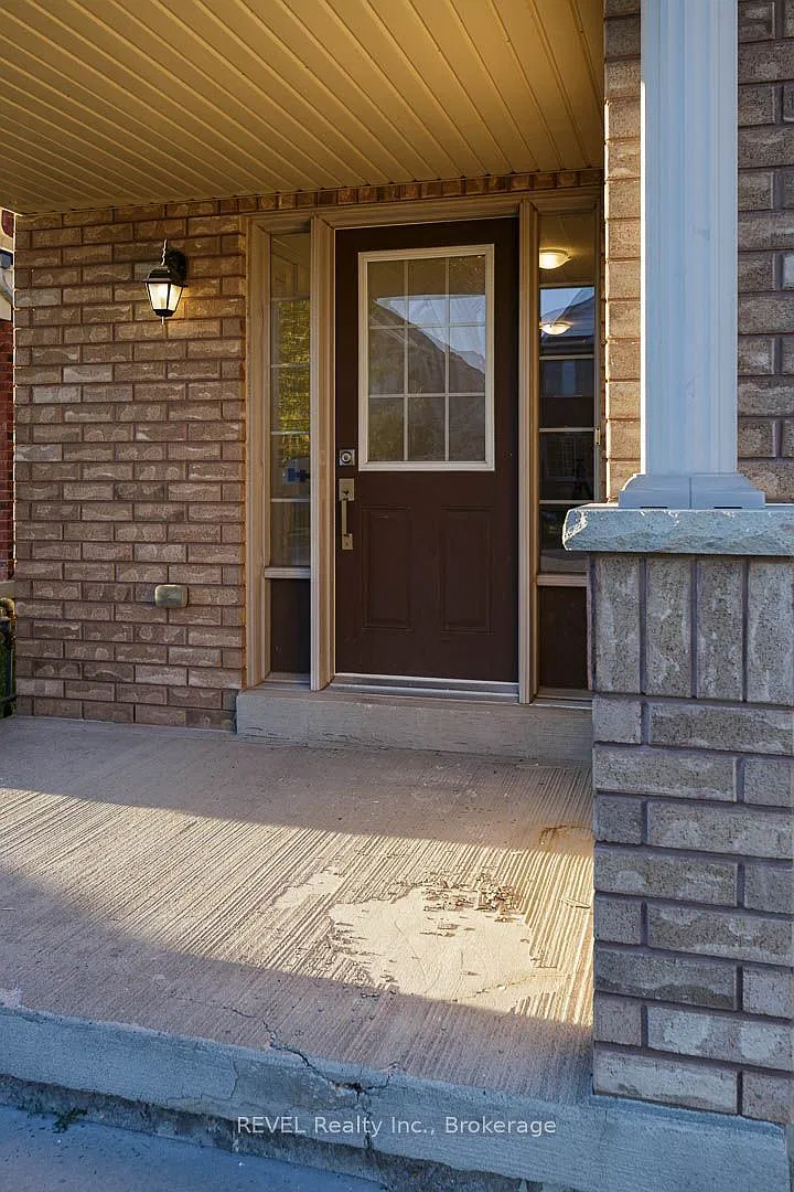4 bed, $2,650 — Photo 2