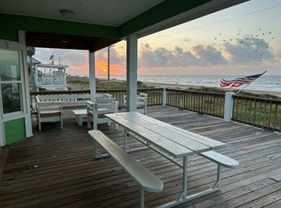 1327 Emerald Dr, Crystal Beach, TX 77650