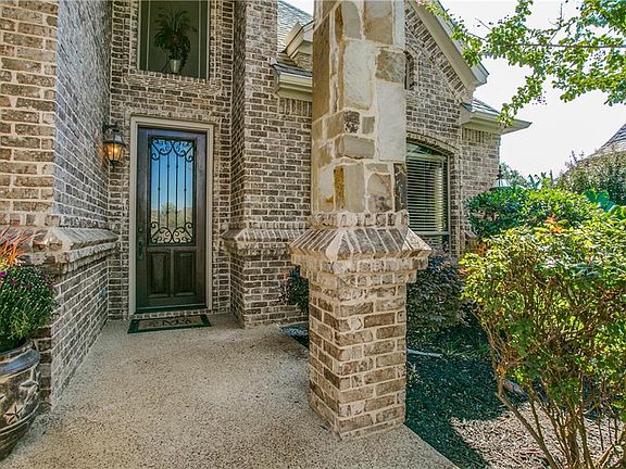 3rd image of 7904 Forest Lakes Ct
