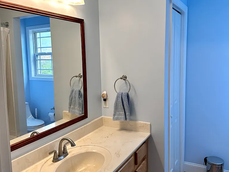 240 Eagle View Ln — Photo 10