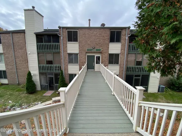 1309 Summit Pointe, Scranton, PA 18508