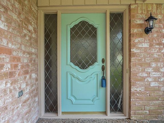 3rd image of 13710 W Cypress Forest Dr