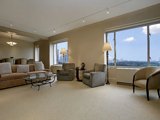 Sold by Sotheby's International Realty | media 7