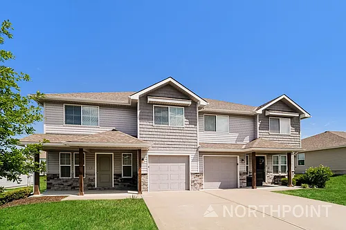 209 SW Marigold St Photo 1