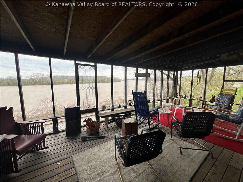 4th image of 90 River Ln
