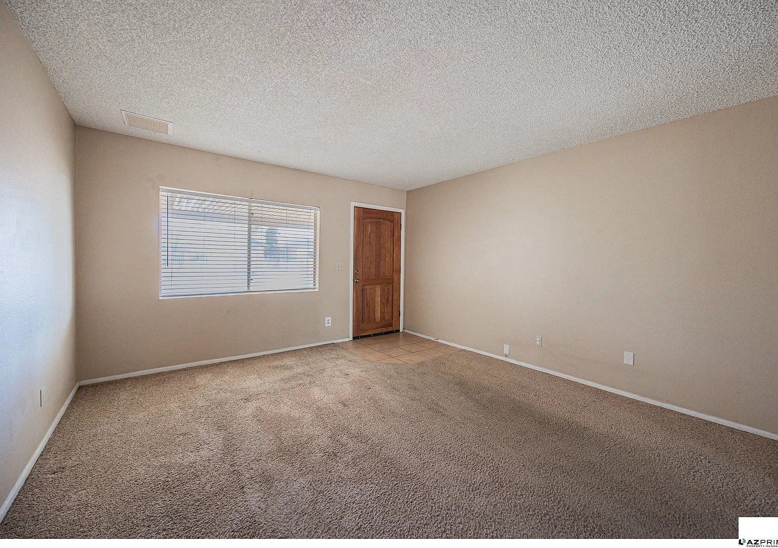 Stylish 3/2 Chandler House with Private Backyard Spa Retreat! — Photo 4