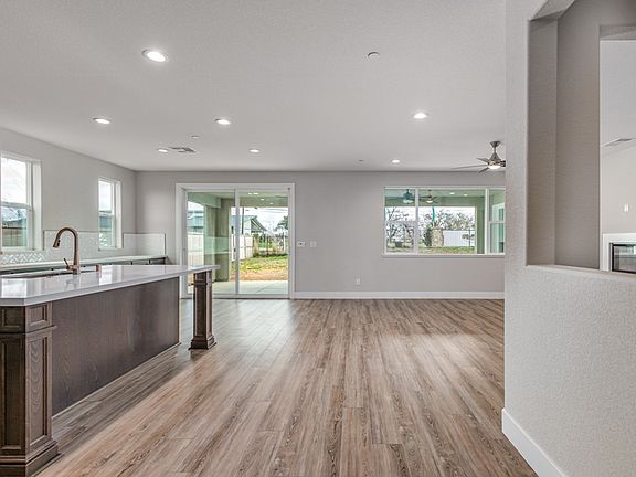 4th image of 8855 Holly Oak Ct
