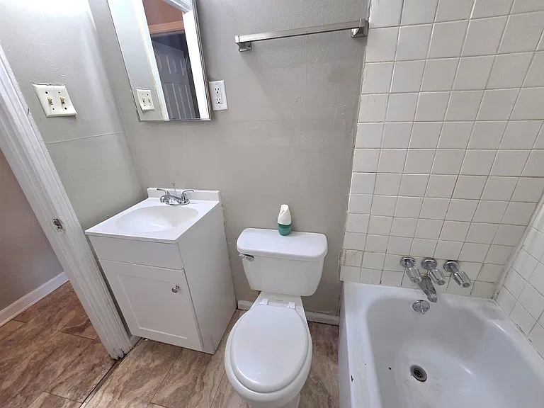 3021 Ashwood St — Photo 19