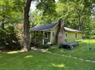 25 Pine Hill Rd, Pleasant Valley, NY 12569