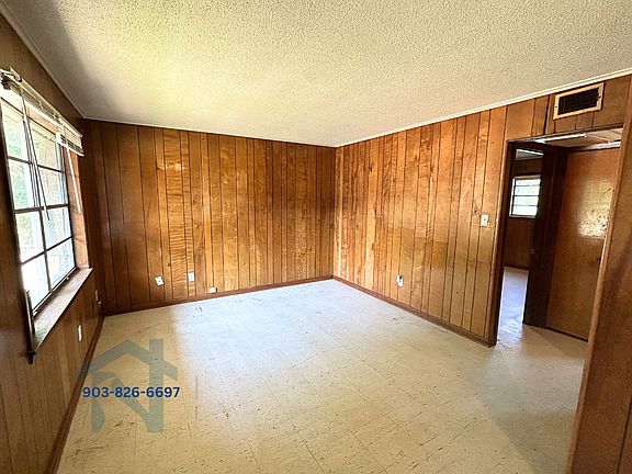 2nd image of 303 King St #11463979
