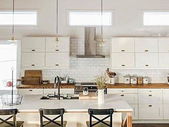 Crystal River - Kitchen