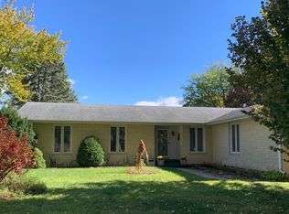 1204 Gifford St, Dekalb, IL 60115