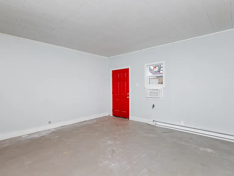 1721 W Oak St — Photo 10
