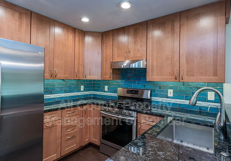 500 Lashley St #18 — Photo 10