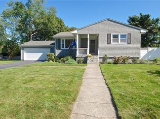 99 Stage Coach Rd, Portsmouth, RI 02871