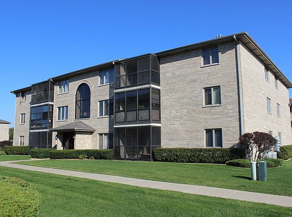 2nd image of 13918 E Leamington Dr