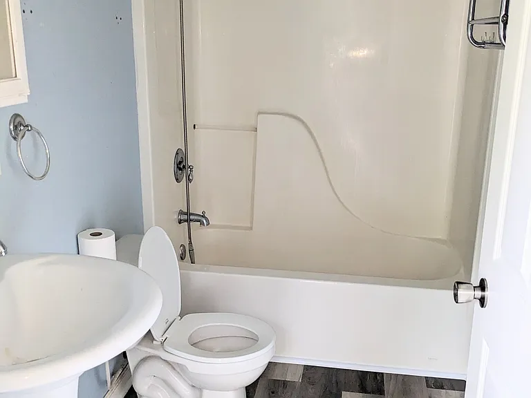 208-210 Cherry St #208 — Photo 14