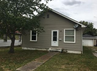 807 E Clark St, West Frankfort, IL 62896