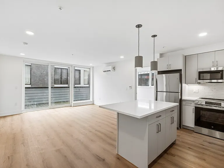 1813 N Howard St — Photo 22