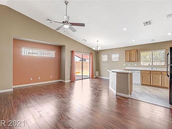 4th image of 2124 Mountain Rock Ct